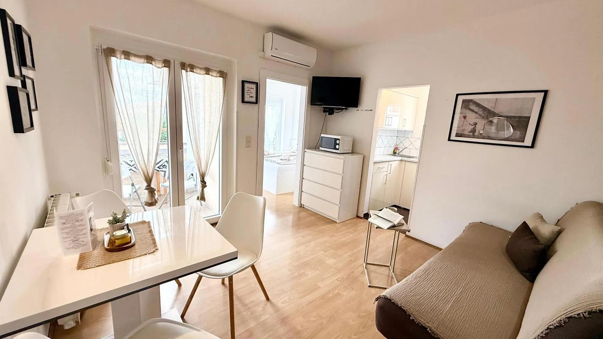 Apartments Antic